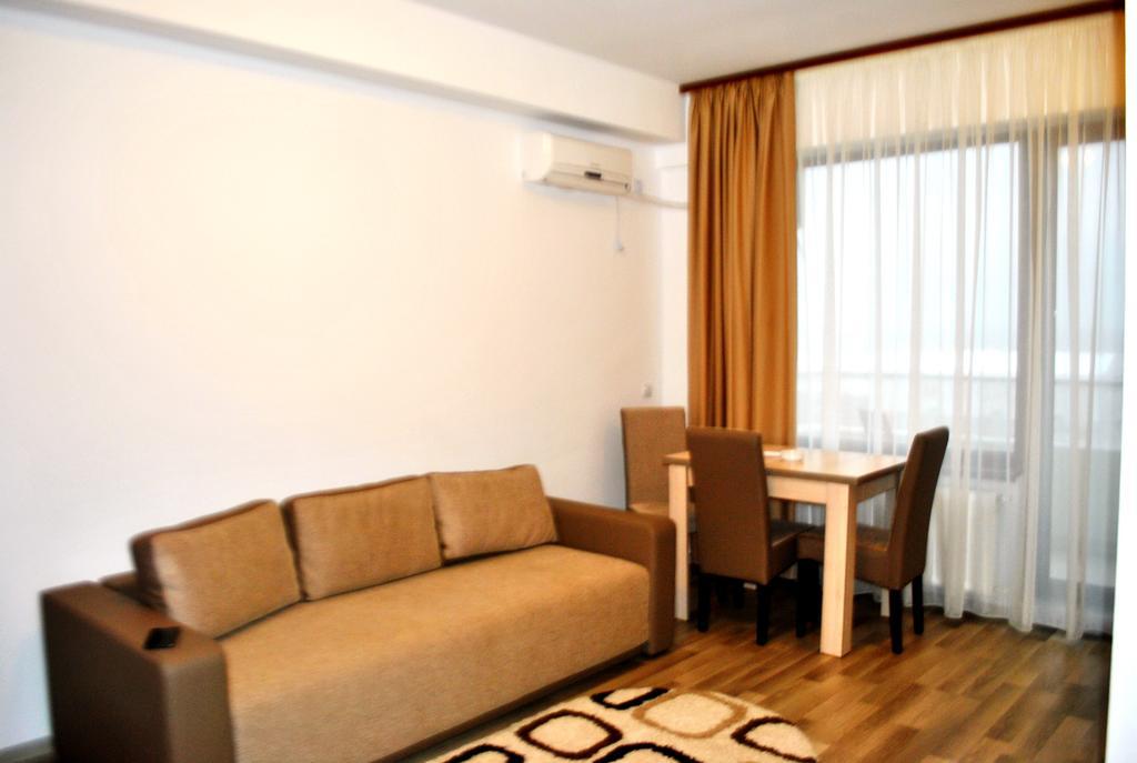 Deco *
