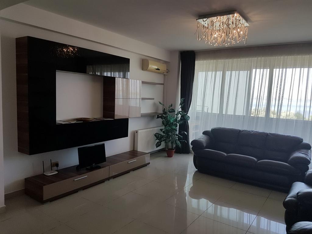 Apartment Deco